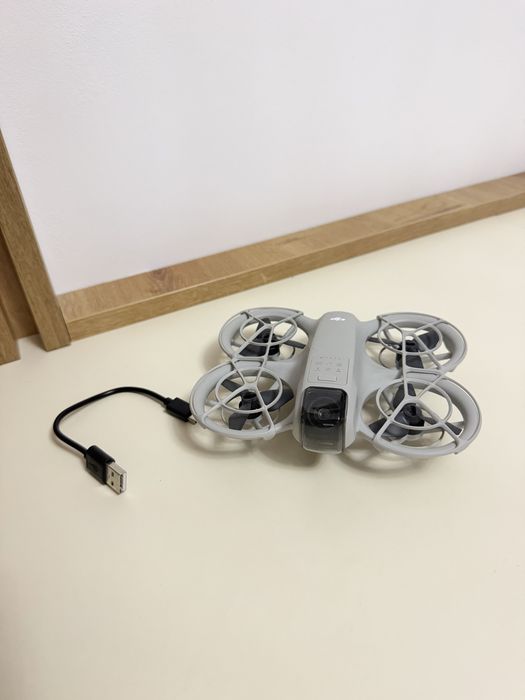 Dronă Nouă- DJI NEAO