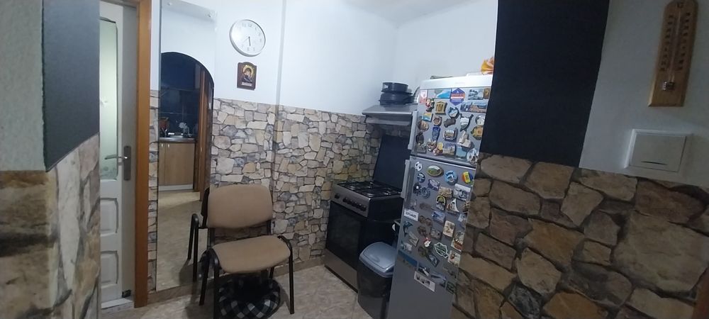 Vand apartament 3 camere