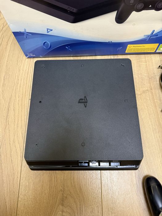 PlayStation 4 Slim