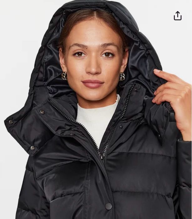 Geaca Guess impecabila