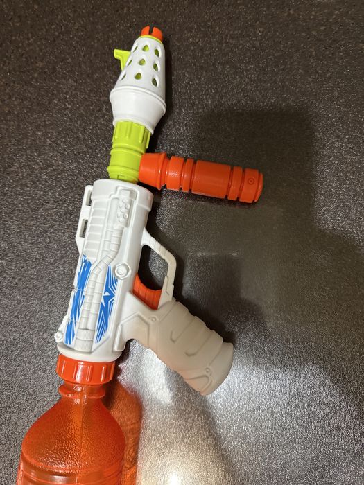 Продам водяной пистолет wave thrower