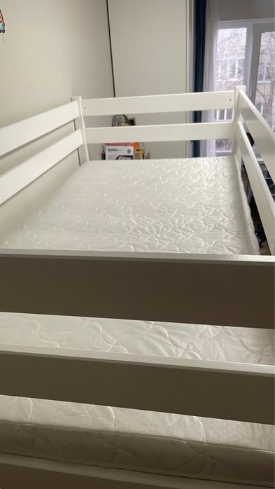 Двухъярусная кровать