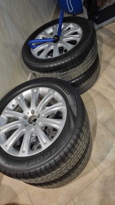 Гуми с джанти (зимни) - PIRELLI SCORPION в перфектно състояние