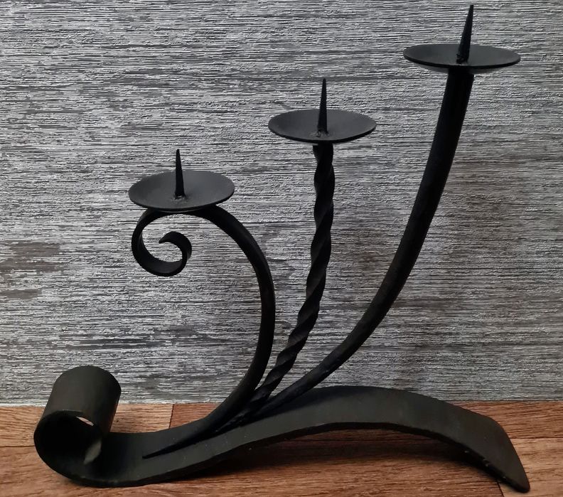 Новый кованый подсвечник