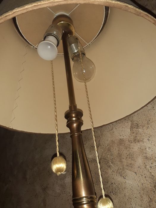 Настолна лампа с месинг