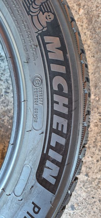4 anvelope iarna Michelin 215/55/18.Pretul este pe bucata.