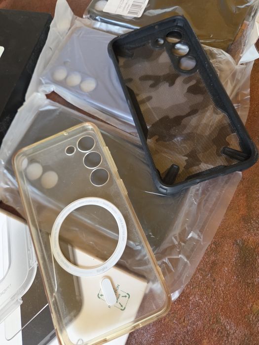 Samsung Galaxy S23 ca nou, impecabil, cu 6 huse + folie cadou