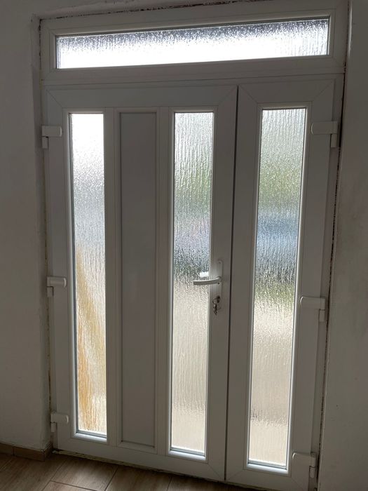 Ușa exterioară termopană