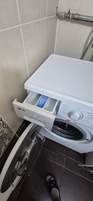 Продам стиральную машинку LG