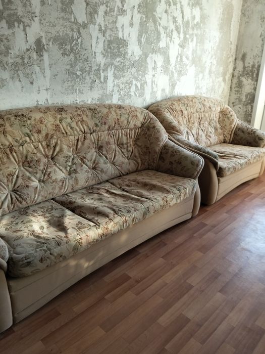 Продам 2 б/у дивана