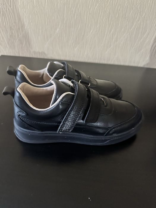 Продам школьные туфли на мальчика