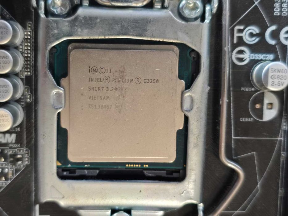 Placa de baza ASRock H81M-ITX LGA 1150 + Procesor Intel G3250