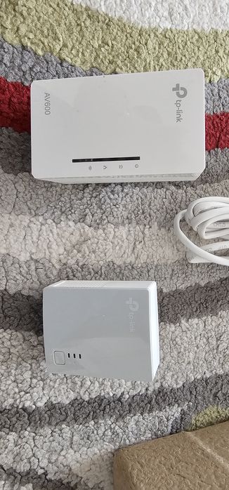 TP-Link TL-WPA4221 KIT AV600 Powerline Wi-Fi Kit – комплект