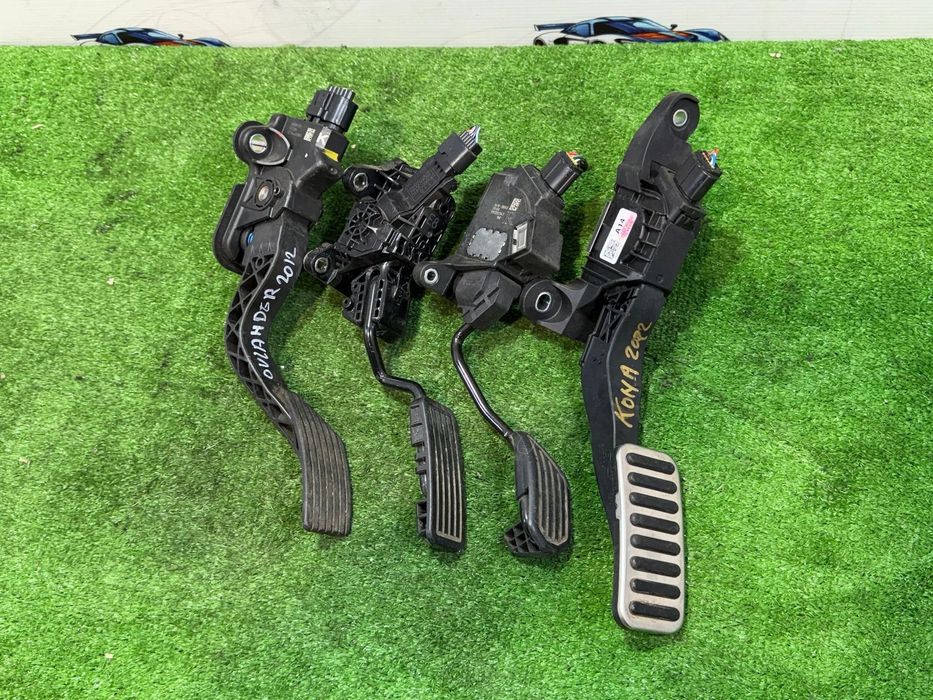 PEDALA ACCELERATIE ELECTRICA  MITSUBISHI OUTLANDER 2 2.2 DIESEL 2012 2005-2012 / HONDA CR-V 2.2 DIESEL 2015 2012-2016 / TOYOTA YARIS 1.5 B HYBRID 2017 2017-2020 / HYUNDAI KONA ELECTRIC 2022 2021-2023
