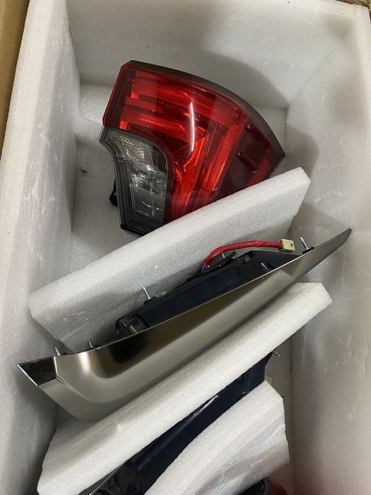 Lexus LX 570 фары оригинал