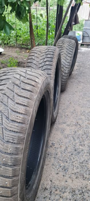 Продам шипованные шины R17