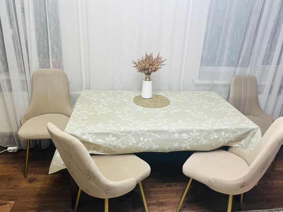 Продам стол со стульями