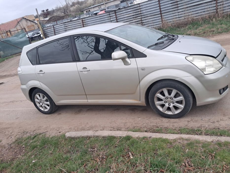 Toyota Corolla Verso 2.2 дизел 6 скорости