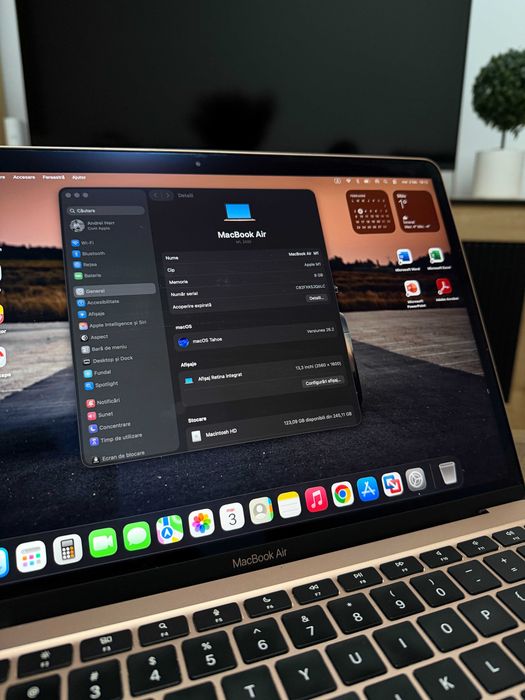 MacBook Air 13” 2020  Gold Apple M1 / 256GB SSD (365 cicluri încărcare)