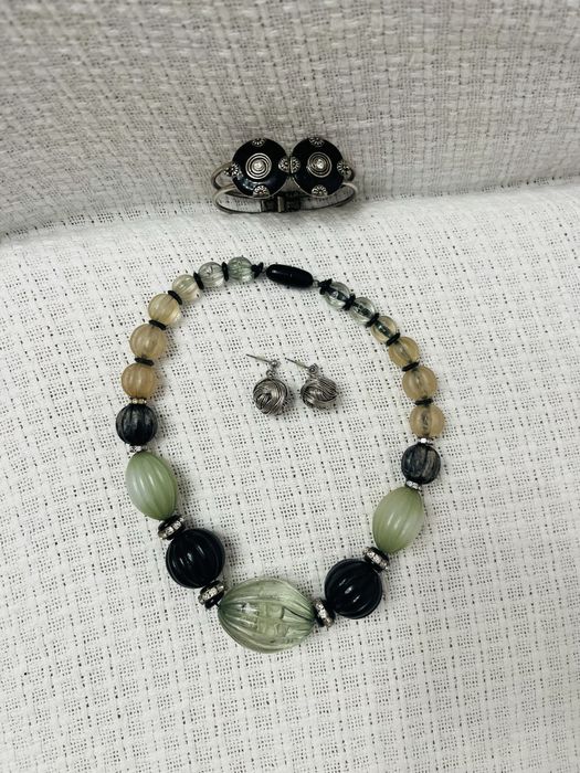 Set deosebit colier + cercei + bratara