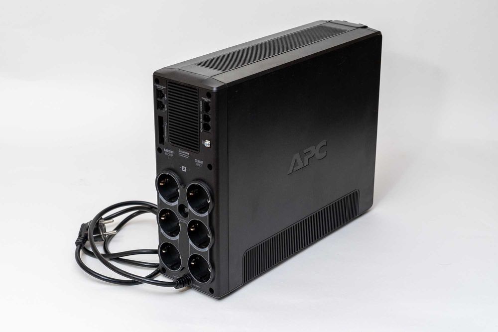 APC Back-UPS Pro 1500VA – Линеен интерактивен UPS