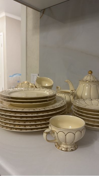 Изысканный фарфоровый сервиз