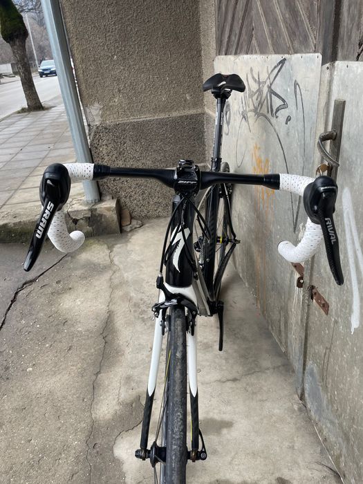 Карбонов шосеен велосипед Specialized Tarmac SL2