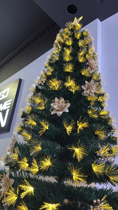 Елка (светящаяся) эффектная