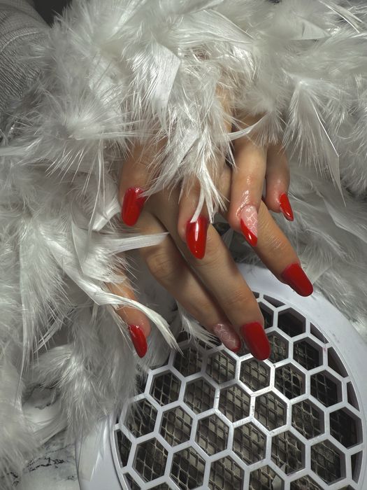 Unghii cu gel sau semi