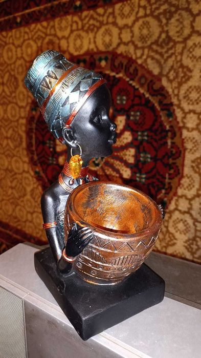 Статуэтка Африканки