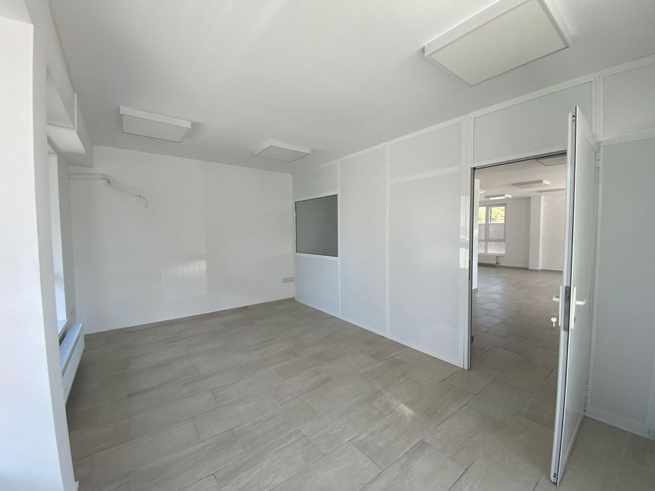 Дава се под наем Офис в Варна, Кайсиева градина - 82 кв.м за 408 € - Снимка #7