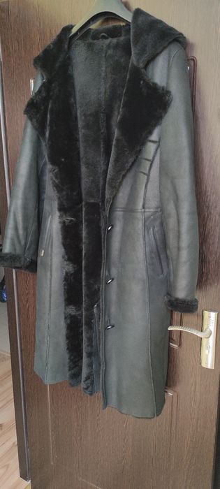 Cojoc, palton, pardesiu de iarnă cu glugă, lung, din blană naturală