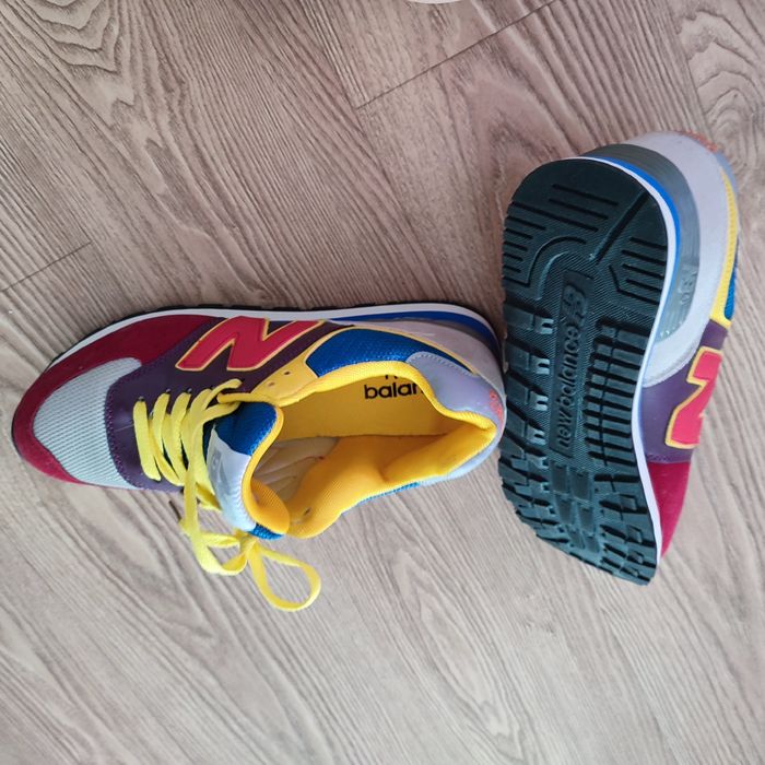 Кроссовки женские