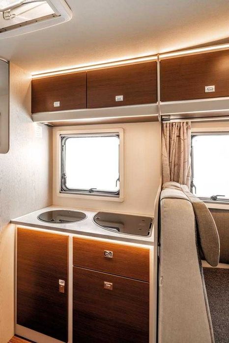 Autorulotă de închiriat - 6 locuri | Arad