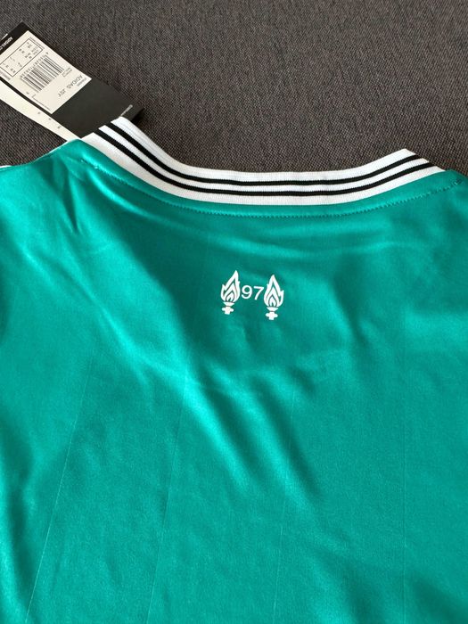 Ливърпул Трети Екип