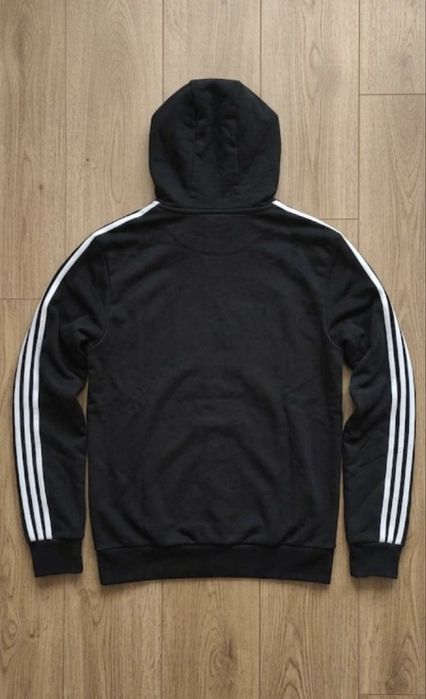 Adidas черен слуичър