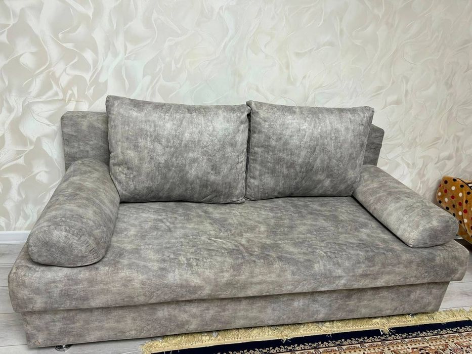 Продам диван в отличном состояний