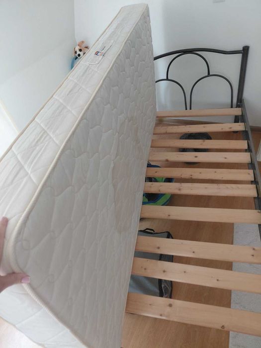 2 метални легла + 2 матрака 90x200