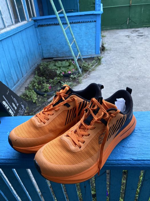 Продам кроссовки Time jump