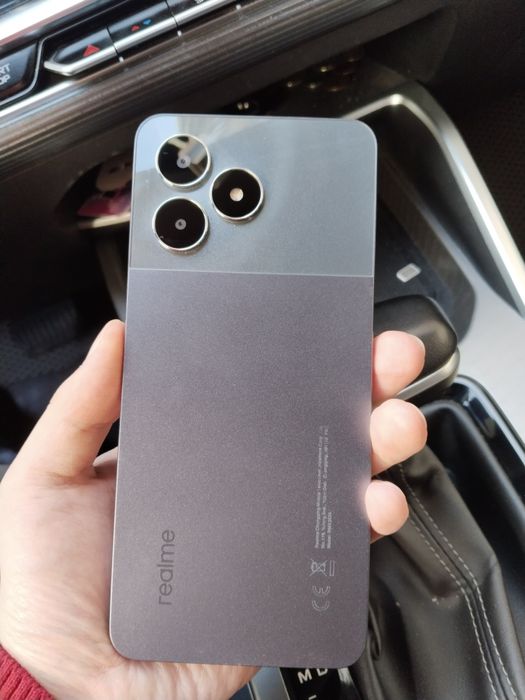 Продам телефон Realme