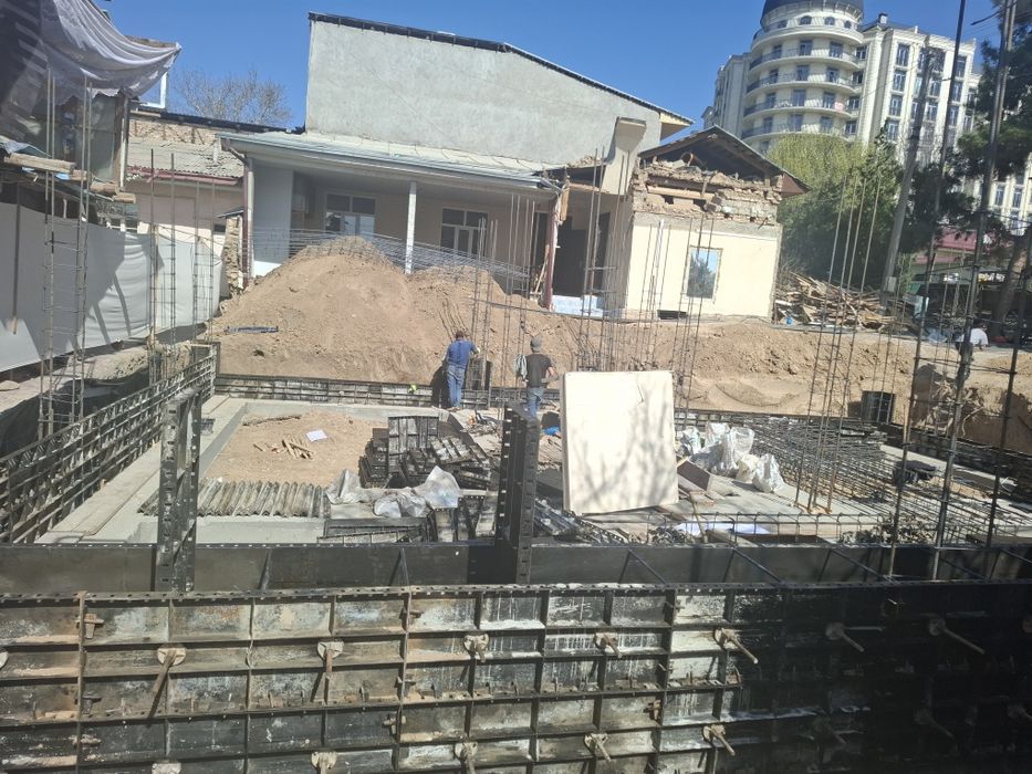 Apalubka teleskapicheski stoyka manalitniy lesa manalit arenda prodaja