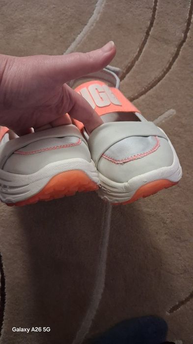 UGG Slingback Runner / 39