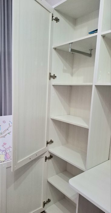 Продам шкаф со столом