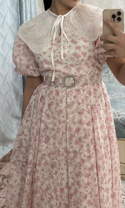 Розовое платье с цветочками