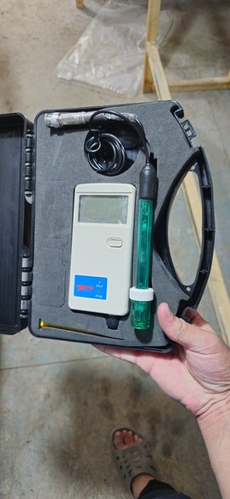 Продаю цифровой pH-метр для измерения уровня кислотности (pH) в воде,