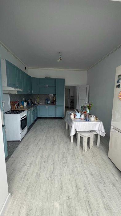 Продам 2 ком.квартиру на Батыс -2