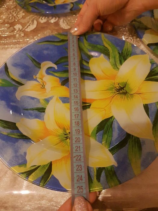 Продаётся столовый сервиз.