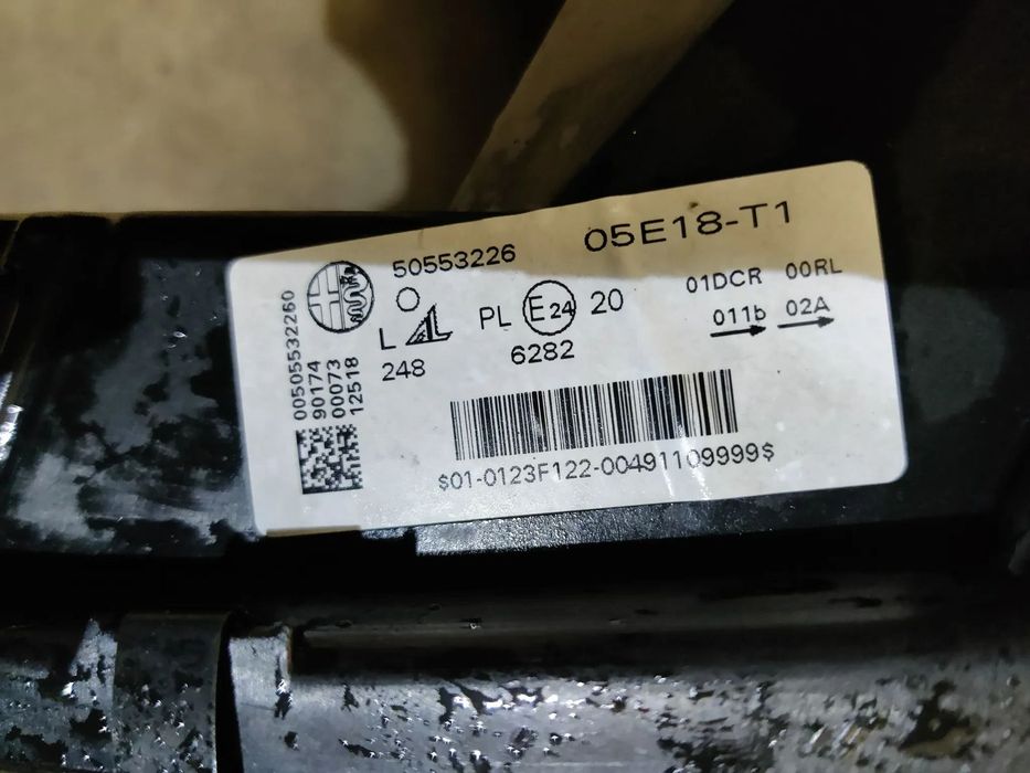 Far fata stanga cu Xenon si LED Alfa Romeo GIULIA 2016-2023 Cod 50553226 / 05E18-T1
