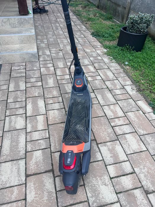 De vânzare: Trotinetă electrică Segway Ninebot P65E – stare foarte bun