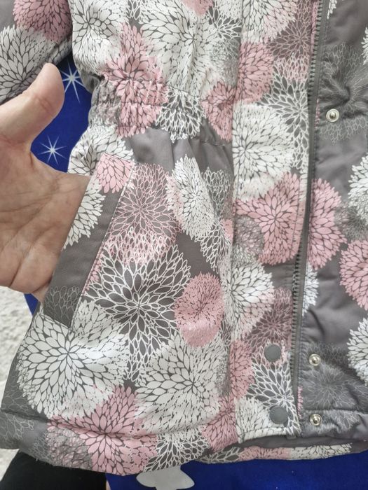 Куртка для девочек 5,6 лет